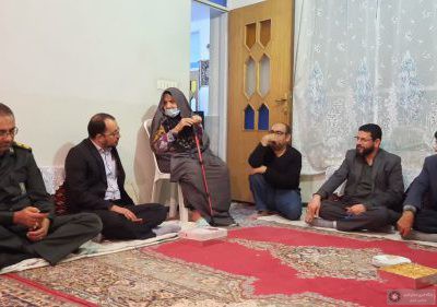 اولین روز کاری سرپرست فرمانداری نایین با دیدار از ۲ خانواده شهید آغاز شد