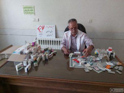 اهدای ۶۰ قلم دارو توسط خیرین داوطلب به جمعیت هلال احمر نایین